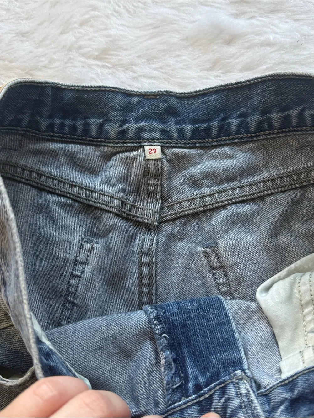 Levi’s mid rise medium wash denim jean shorts